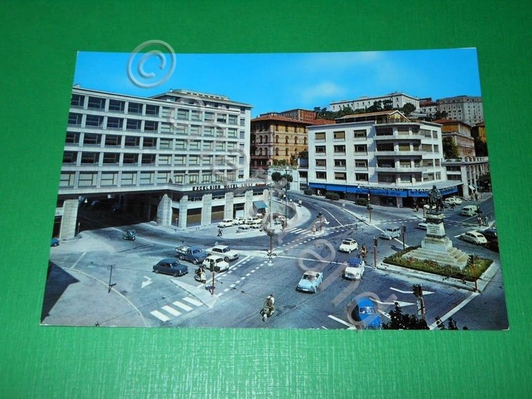 Cartolina Perugia - Largo Cacciatori delle Alpi con l' Hotel …
