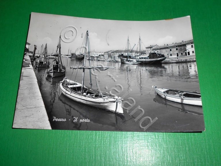 Cartolina Pesaro - Il porto 1955.