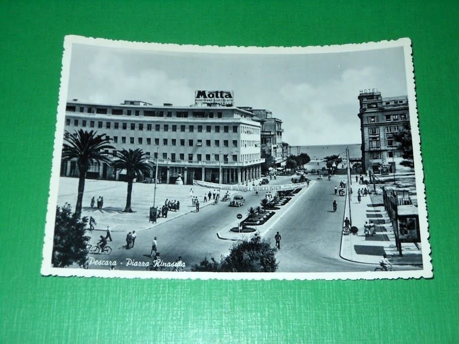Cartolina Pescara - Piazza Rinascita 1950 ca.