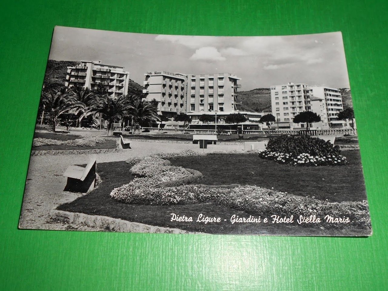 Cartolina Pietra Ligure - Giardini e Hotel Stella Maris 1958.