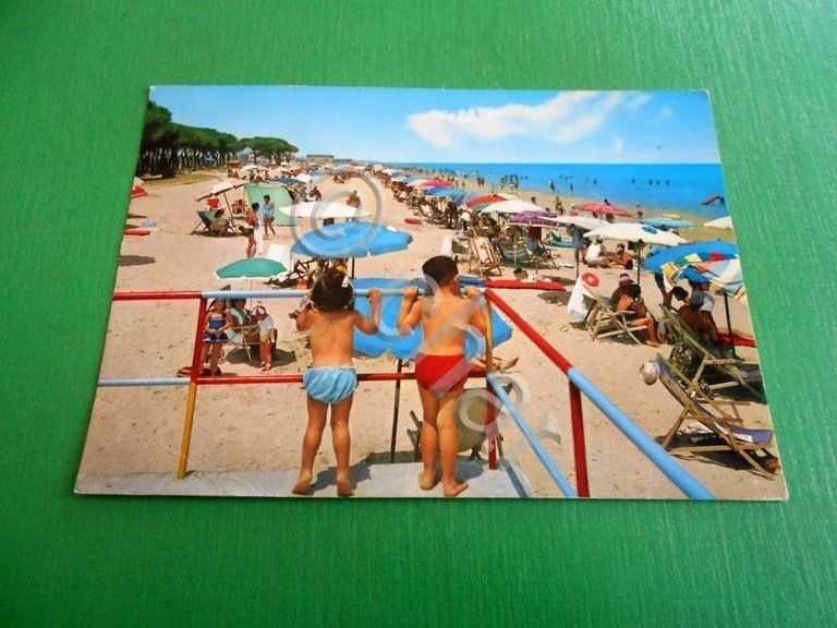 Cartolina Pineto - Spiaggia 1975 ca.