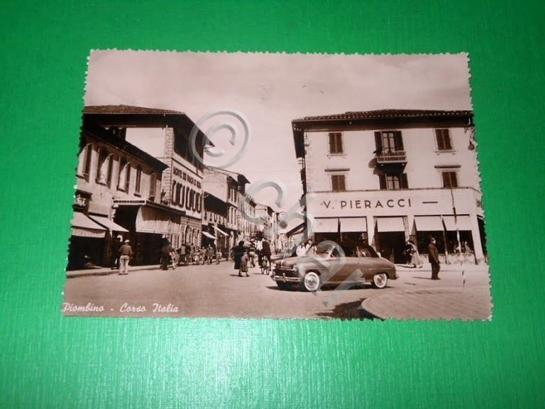 Cartolina Piombino - Corso Italia 1981.