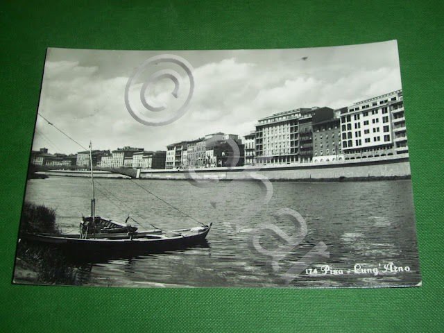Cartolina Pisa - Lung' Arno 1957.