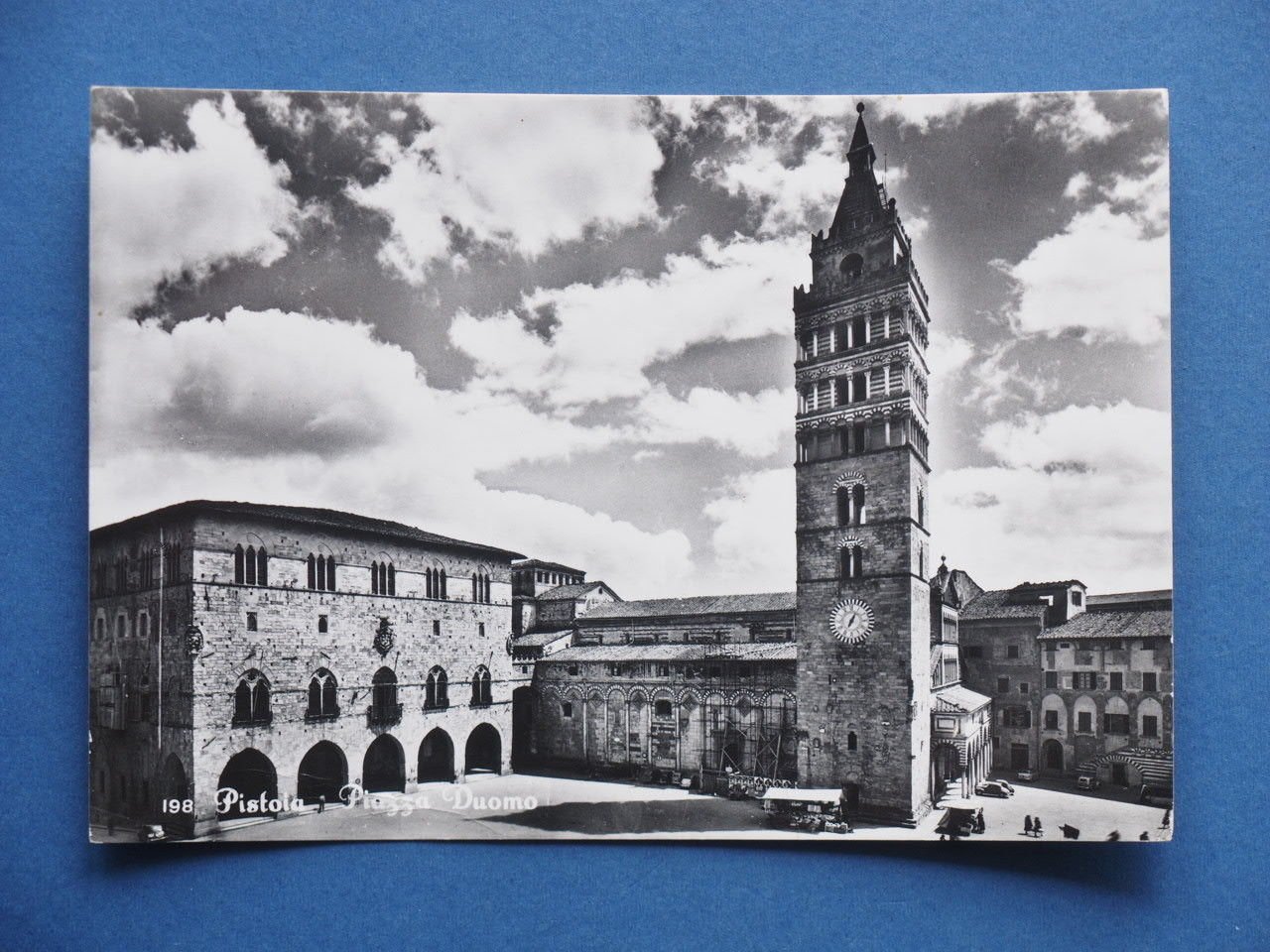 Cartolina Pistoia - Piazza Duomo - 1950 ca..
