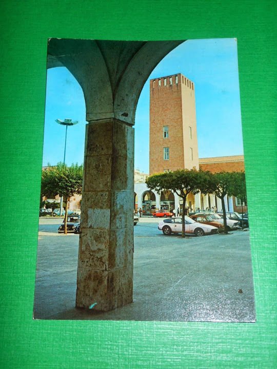Cartolina Pomezia ( Roma ) - Piazza Indipendenza e Torre …