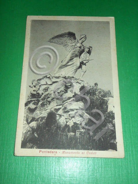 Cartolina Pontedera - Monumento ai Caduti 1943.