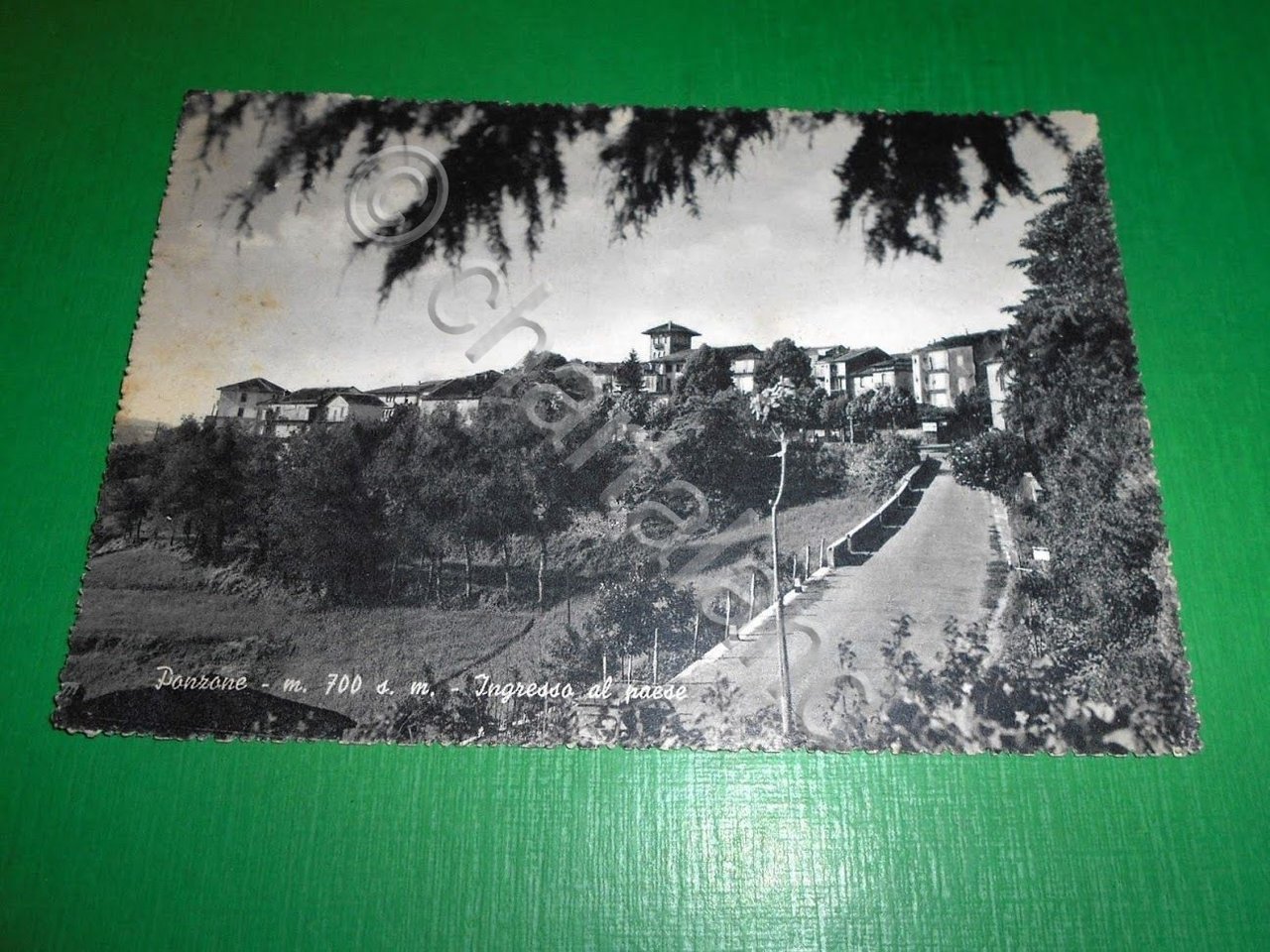Cartolina Ponzone - Ingresso al paese 1960 ca.