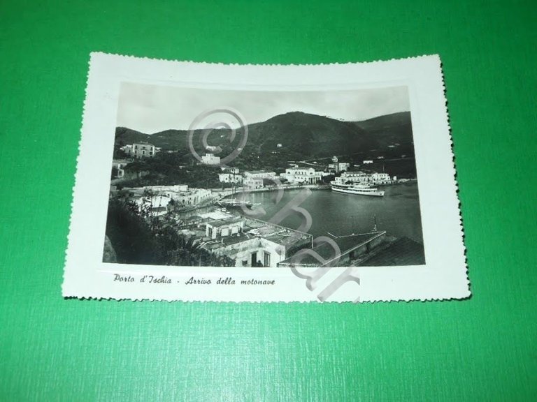 Cartolina Porto d'Ischia - Arrivo della motonave 1950