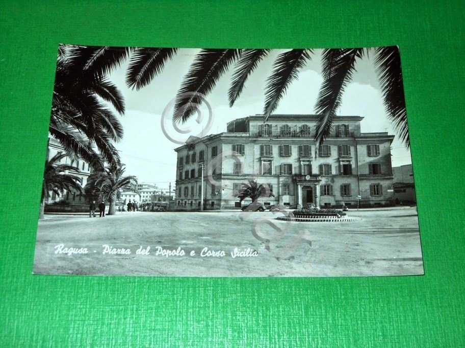 Cartolina Ragusa - Piazza del Popolo e Corso Sicilia 1955 …