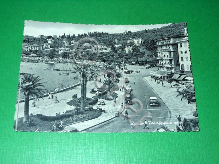Cartolina Rapallo - Passeggiata a mare 1957.