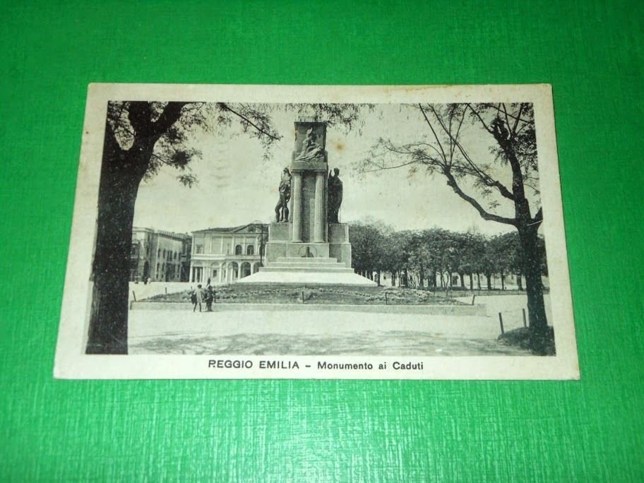 Cartolina Reggio Emilia - Monumento ai Caduti 1932.
