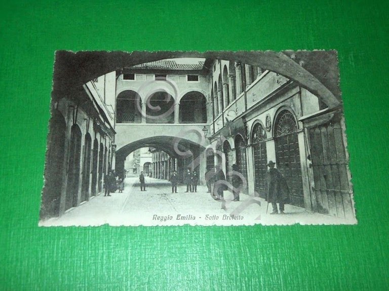 Cartolina Reggio Emilia - Sotto Broletto 1925