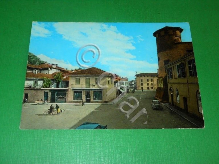 Cartolina Revello ( Cuneo ) - Piazza Carlo Denina 1970 …