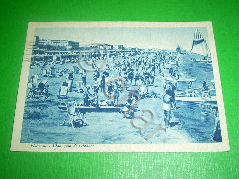 Cartolina Riccione - Scorcio di spiaggia animatissima 1948