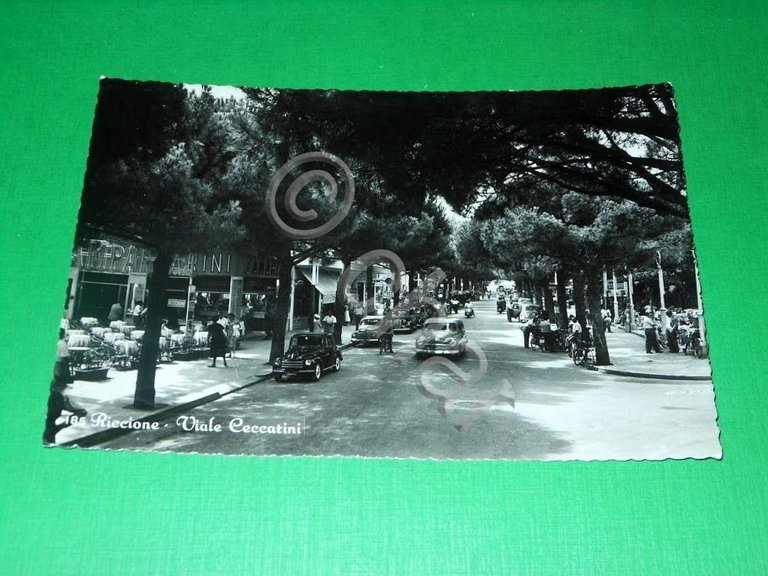 Cartolina Riccione - Viale Ceccarini 1965