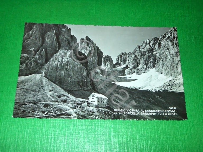 Cartolina Rifugio Vicenza al Sassolungo verso Forcella Sassopiatto e il …