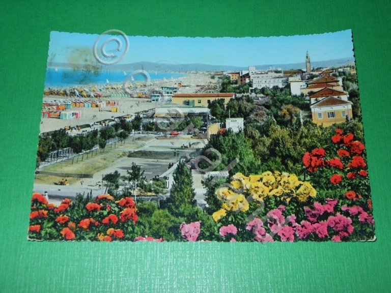 Cartolina Riviera di Rimini - La grande spiaggia 1962