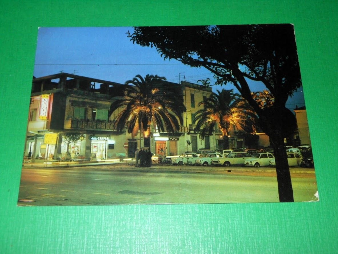 Cartolina Roseto degli Abruzzi ( Teramo ) - Piazza della …