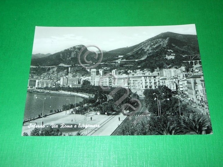 Cartolina Salerno - Via Roma e Lungomare 1960