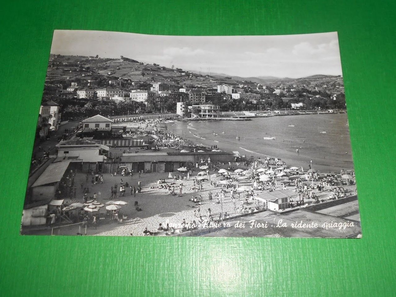 Cartolina Sanremo - La ridente spiaggia 1960 ca.