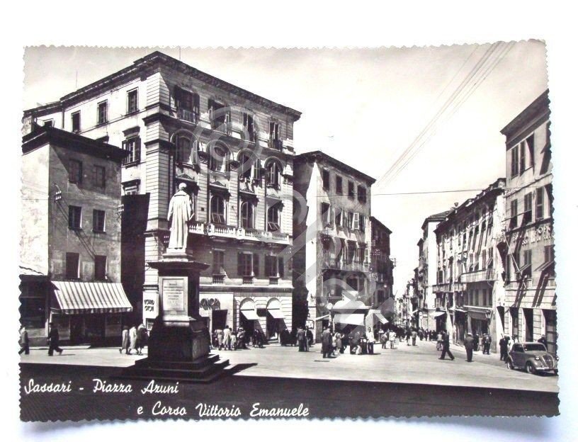 Cartolina Sassari - Piazza Aruni Corso V. Emanuele 1953.