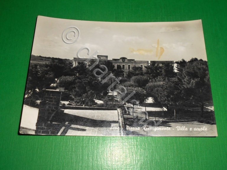 Cartolina Sava ( Taranto ) - Piazza Risorgimento - Villa …