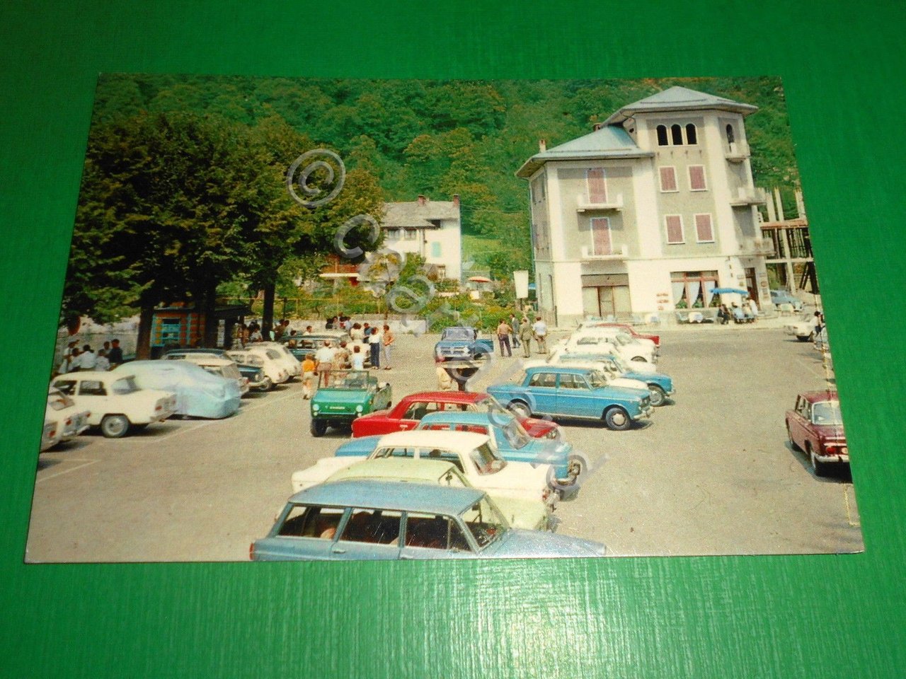 Cartolina Scopello ( Vercelli ) - Piazza Principale 1975