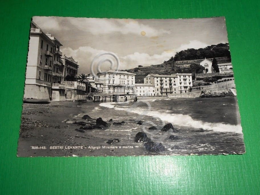 Cartolina Sestri Levante - Albergo Miramare e marina 1950.