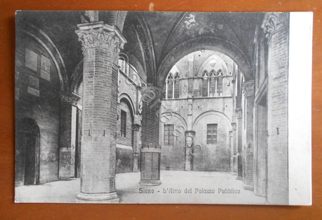 Cartolina Siena - L' atrio del Palazzo Pubblico - 1919