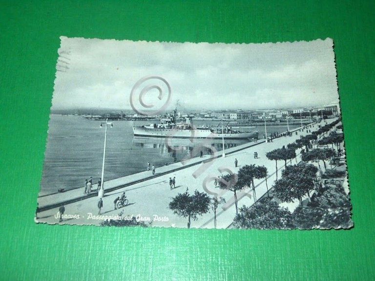 Cartolina Siracusa - Passeggiata sul Gran Porto 1953