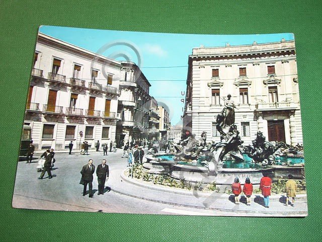 Cartolina Siracusa - Piazza Archimede e Fonte Diana 1965.