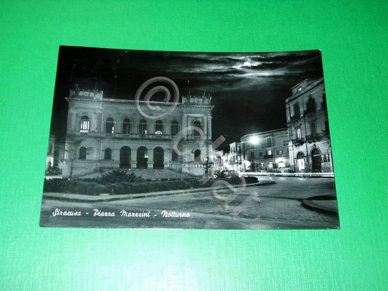 Cartolina Siracusa - Piazza Mazzini - Notturno 1962