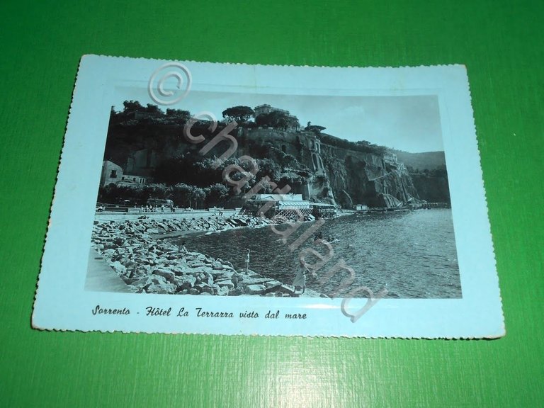 Cartolina Sorrento - Hotel La Terrazza visto dal mare 1953