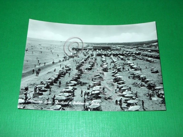 Cartolina Sottomarina Lido - Spiaggia e Stabilimento Clodia 1960 ca