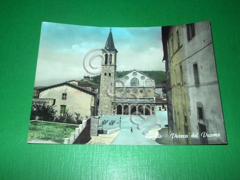 Cartolina Spoleto - Piazza del Duomo 1960