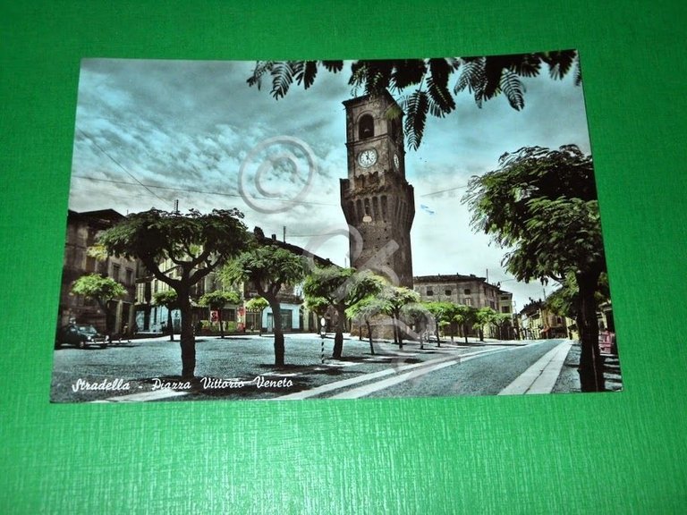 Cartolina Stradella - Piazza Vittorio Veneto 1960