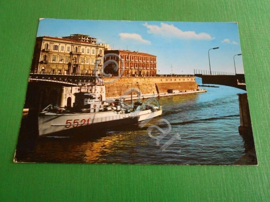 Cartolina Taranto - Ponte girevole e Palazzo dell' Ammiragliato 1968.