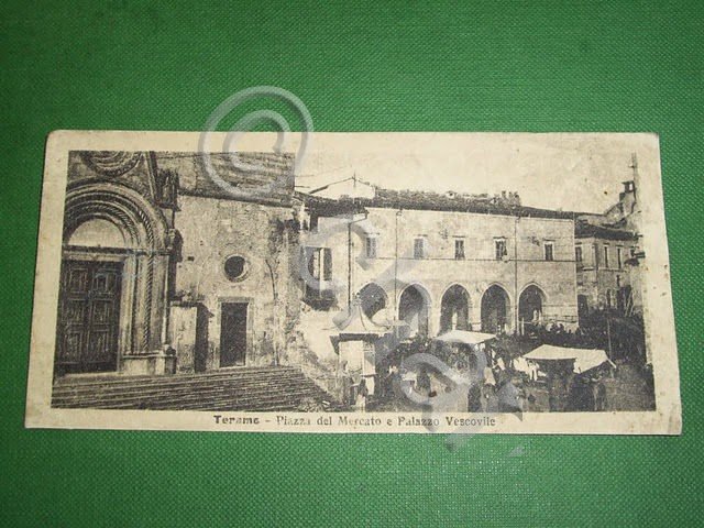 Cartolina Teramo - Piazza del Mercato e Palazzo Vescovile 1930 …