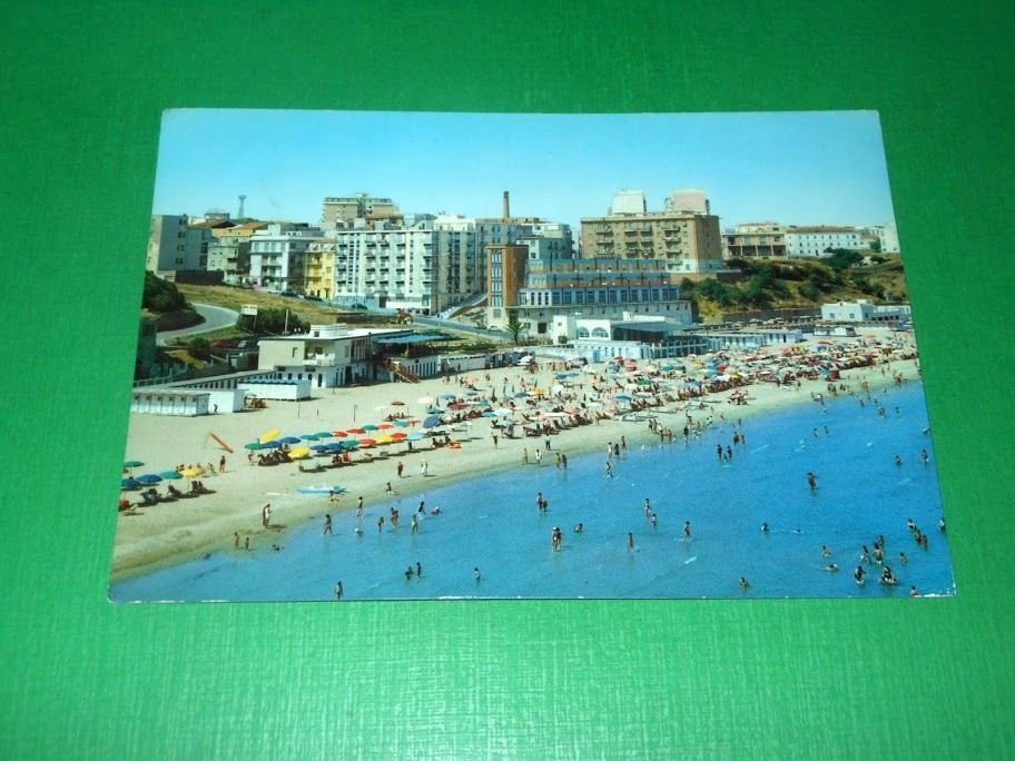 Cartolina Termoli - La spiaggia 1970.