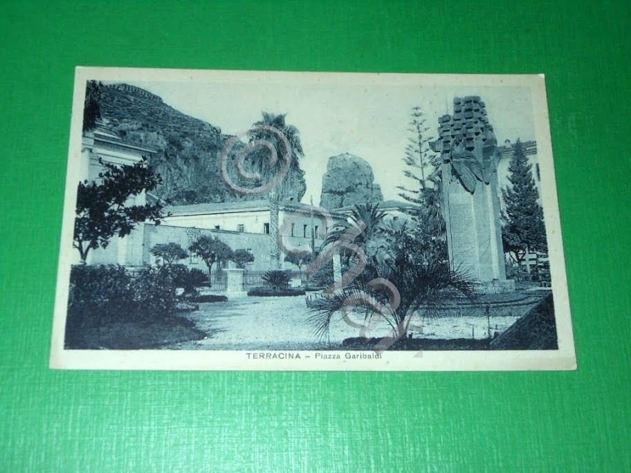Cartolina Terracina - Piazza Garibaldi 1930 ca.