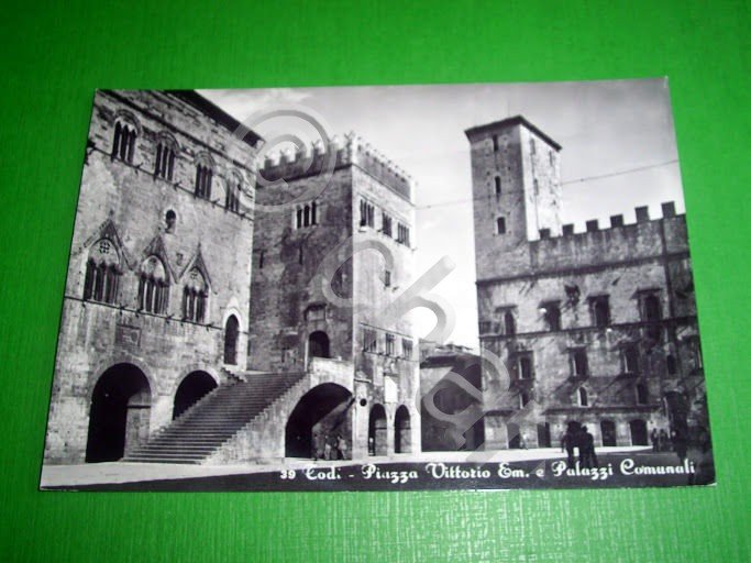Cartolina Todi - Piazza V. Emanuele e Palazzi Comunali 1955 …