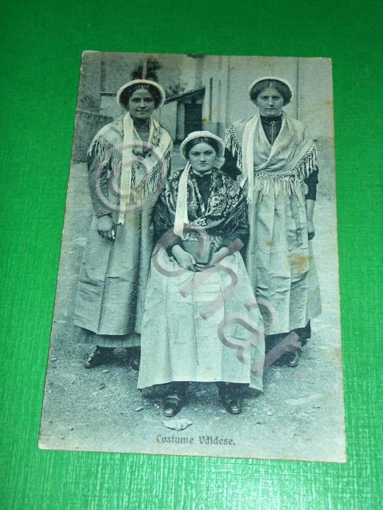 Cartolina Torino - Costume Valdese 1920.