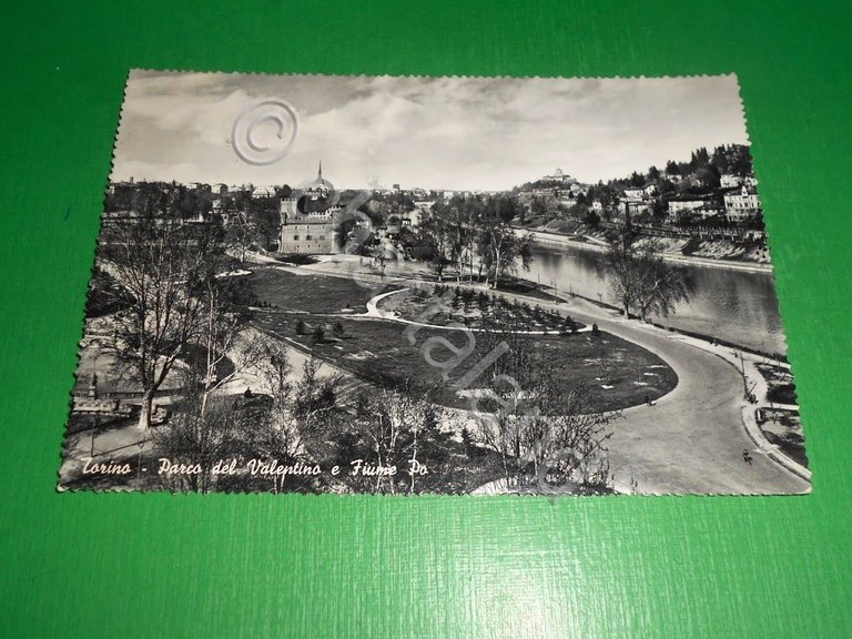 Cartolina Torino - Parco del Valentino e Fiume Po 1958.