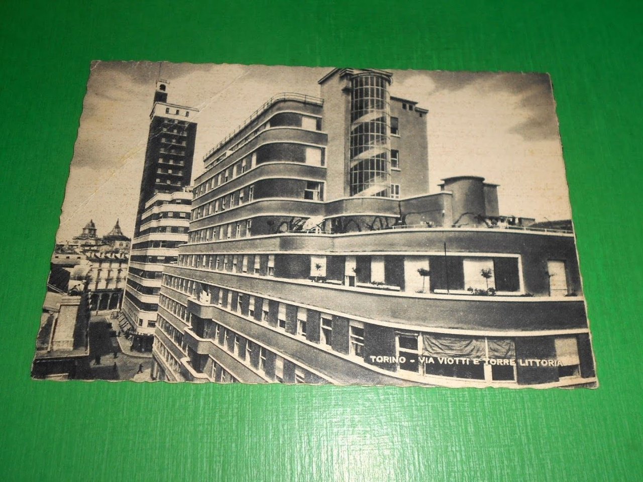 Cartolina Torino - Via Viotti e Torre Litoria 1942.
