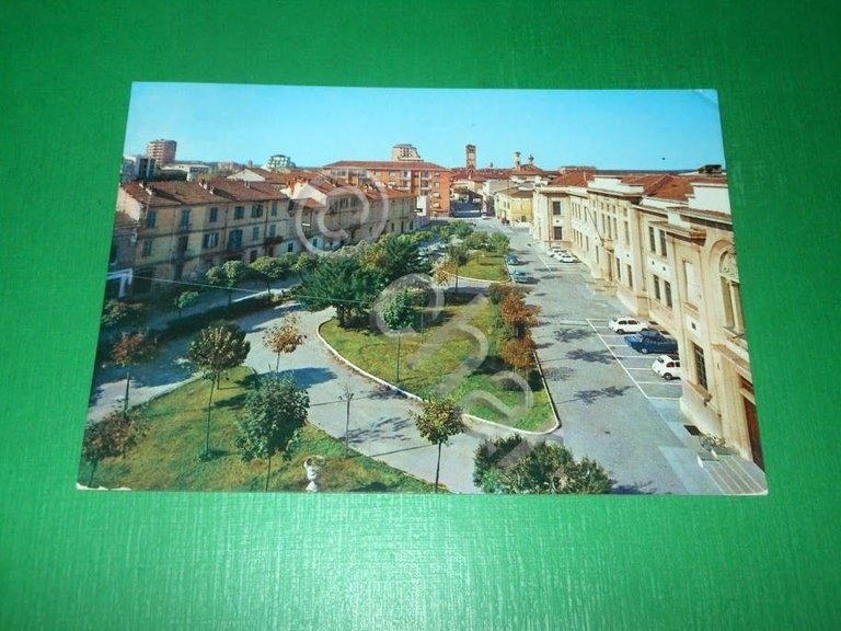 Cartolina Trino Vercellese - Piazza Chauvigny 1981
