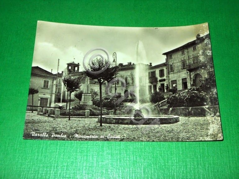 Cartolina Varallo Pombia - Monumento ai Caduti 1959