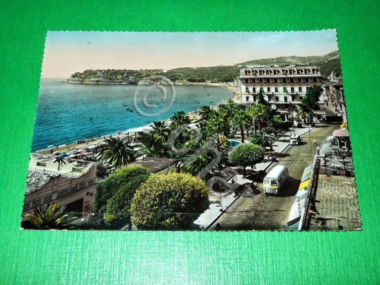 Cartolina Varazze - Corso Matteotti e Giardini 1953