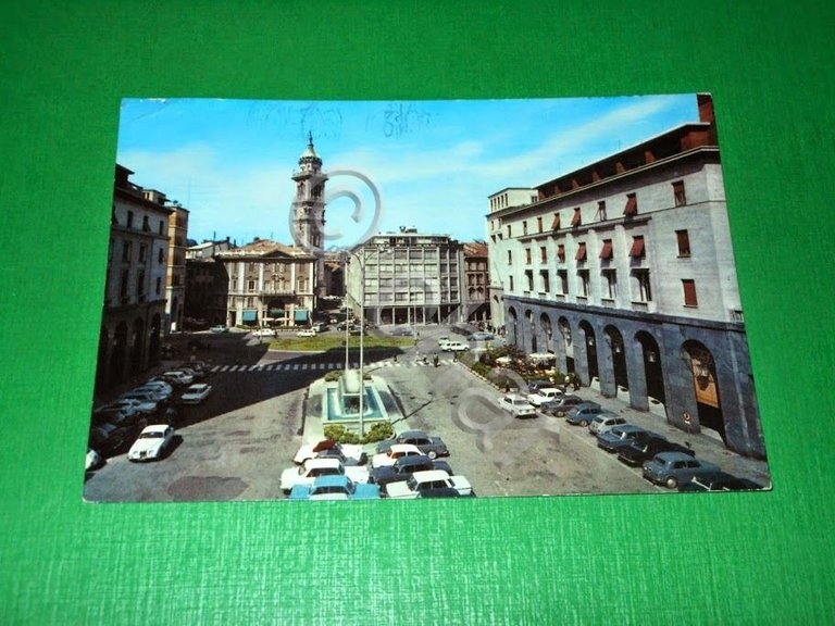 Cartolina Varese - Piazza Montegrappa e il Campanile del Bernascone …