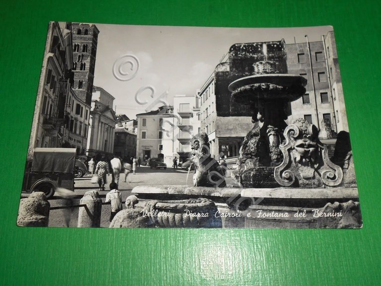 Cartolina Velletri - Piazza Cairoli e Fontana del Bernini 1955