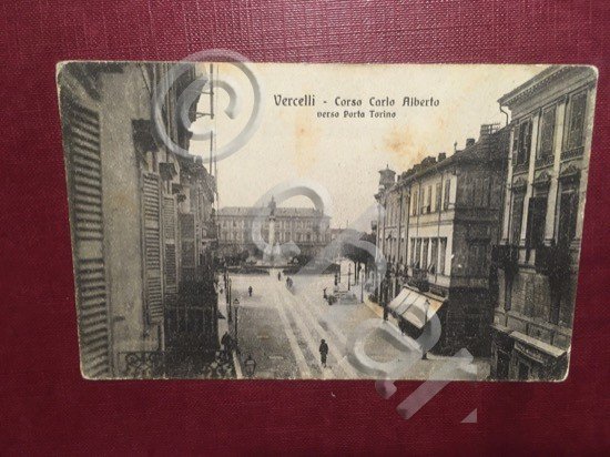 Cartolina Vercelli - Corso Carlo Alberto - Verso Porta Torino …